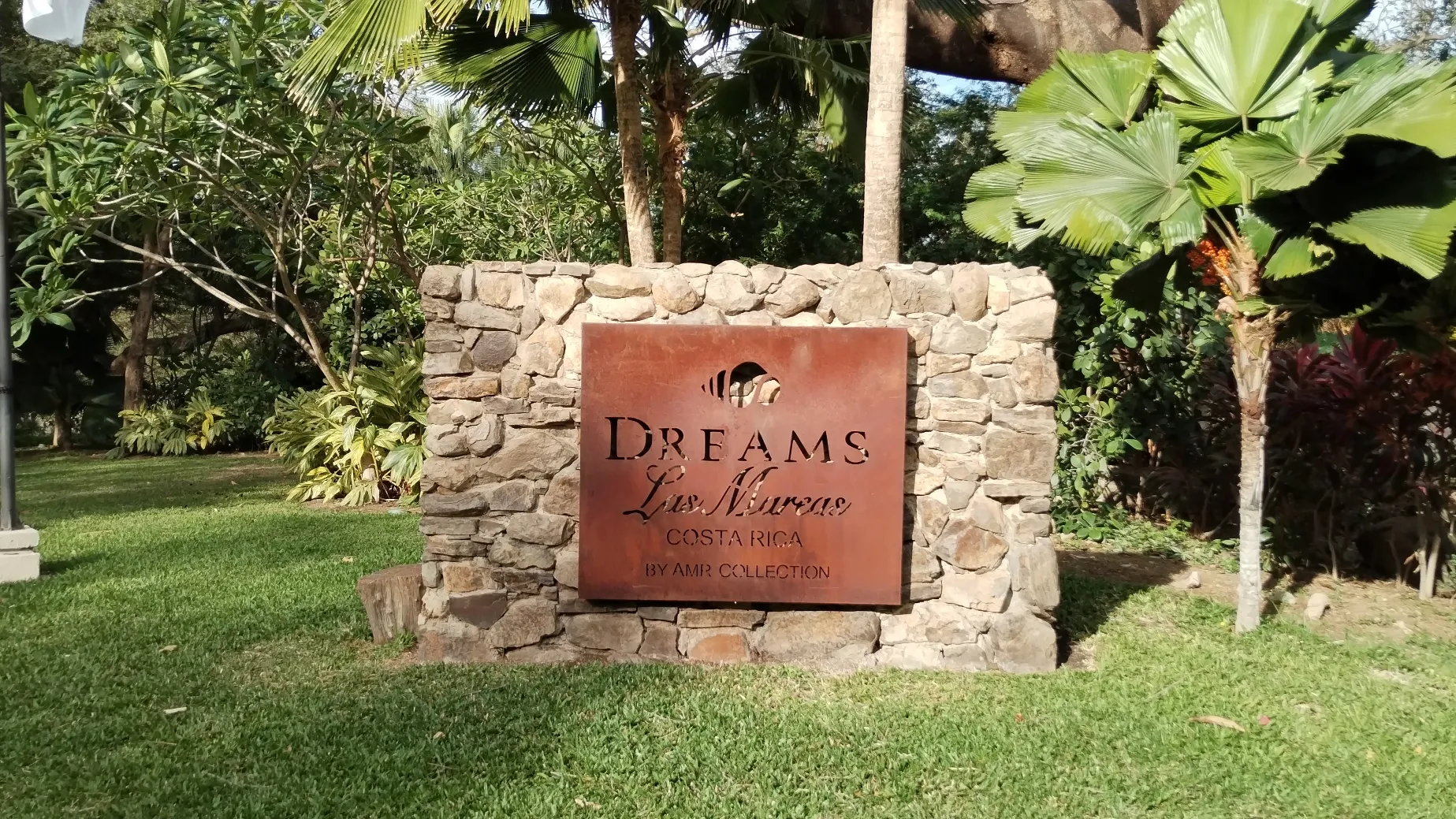 Historical photograph of the former Dreams Las Mareas resort in Playa El Jobo, La Cruz, Guanacaste, Costa Rica.